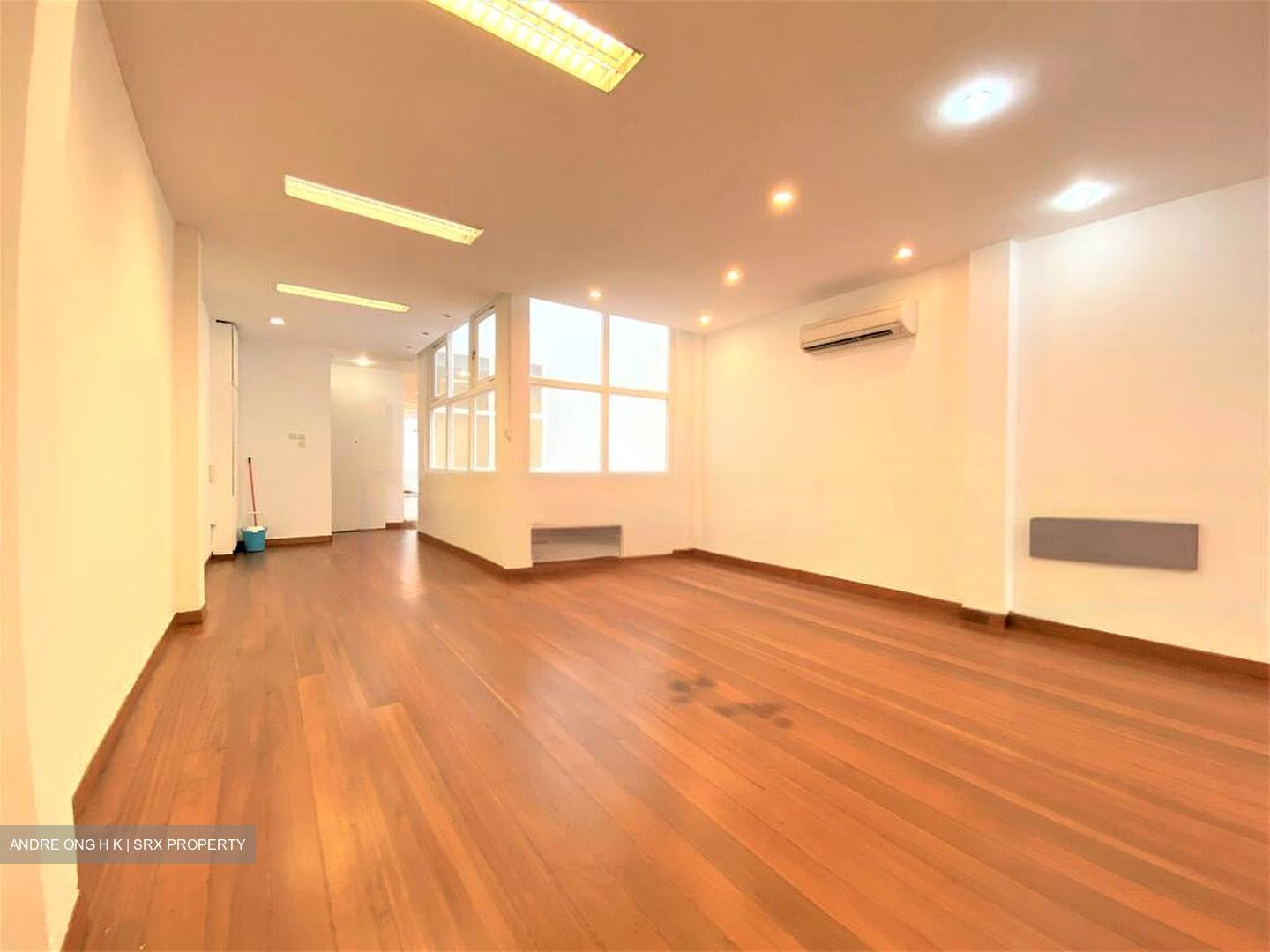 100 Am (D2), Office #472962411